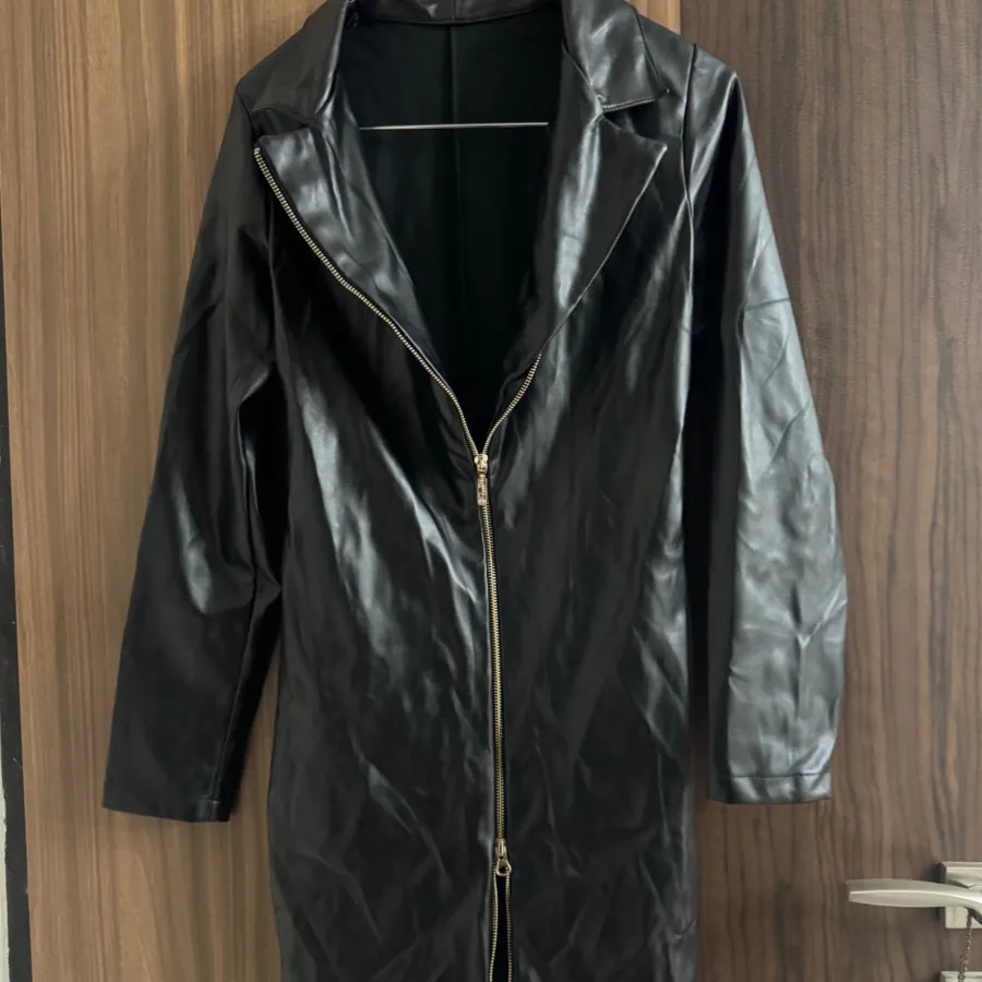 بارونی چرم مهمانی S