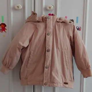 کاپشن برند منگوmango