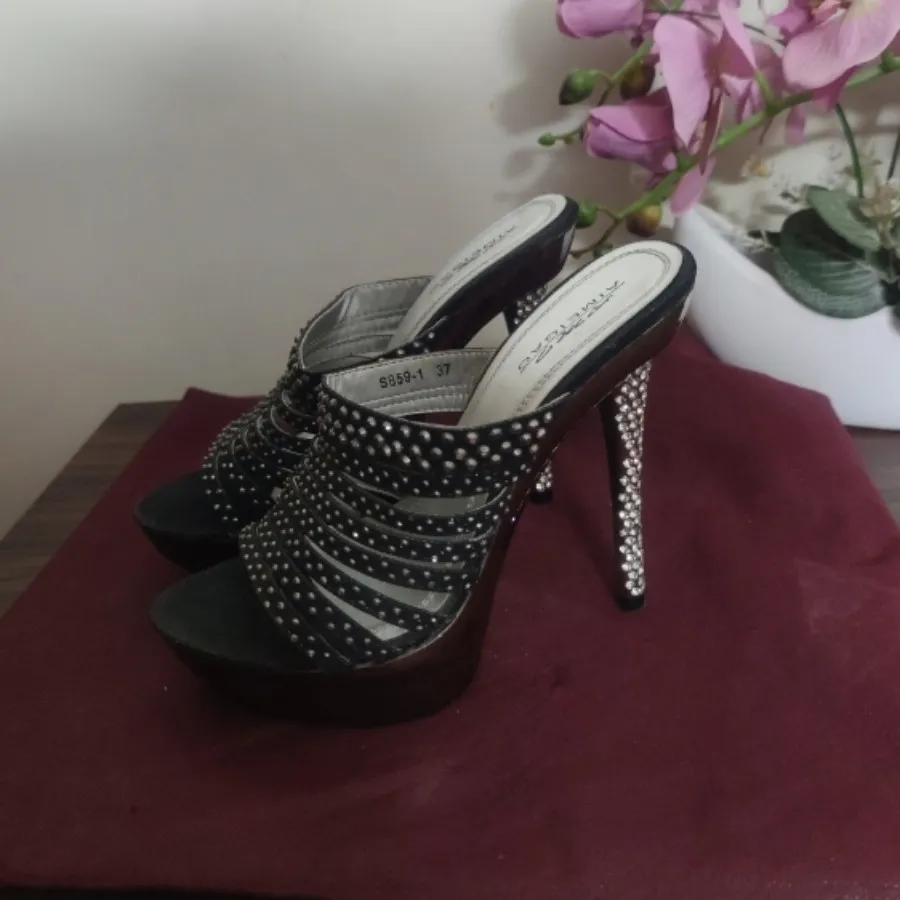 صندل مجلسی پاشنه فول نگین