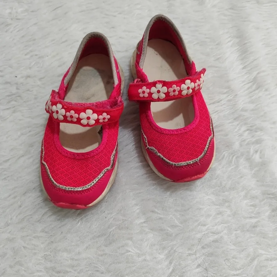 کتونی سرخابی چراغدار