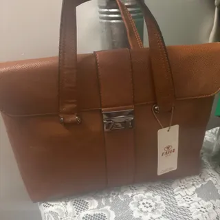 کیف چرم. Taha