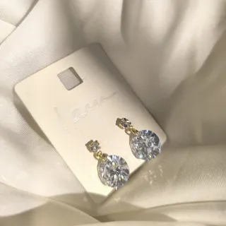 گوشواره نگین کربستالی