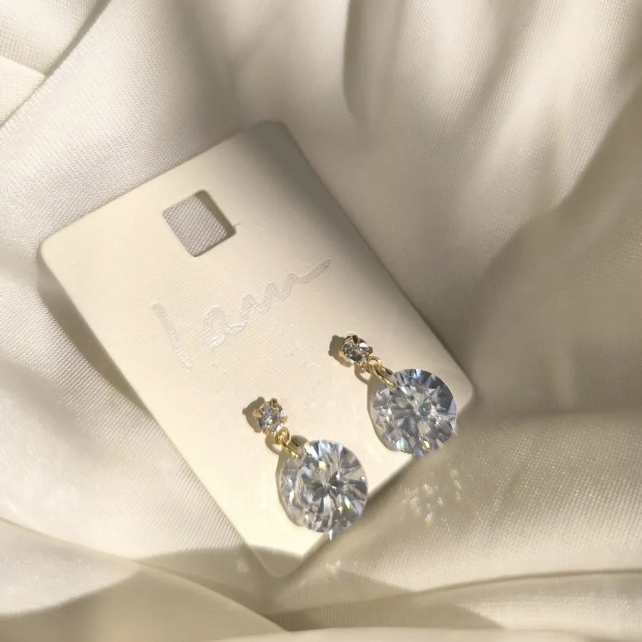 گوشواره نگین کربستالی