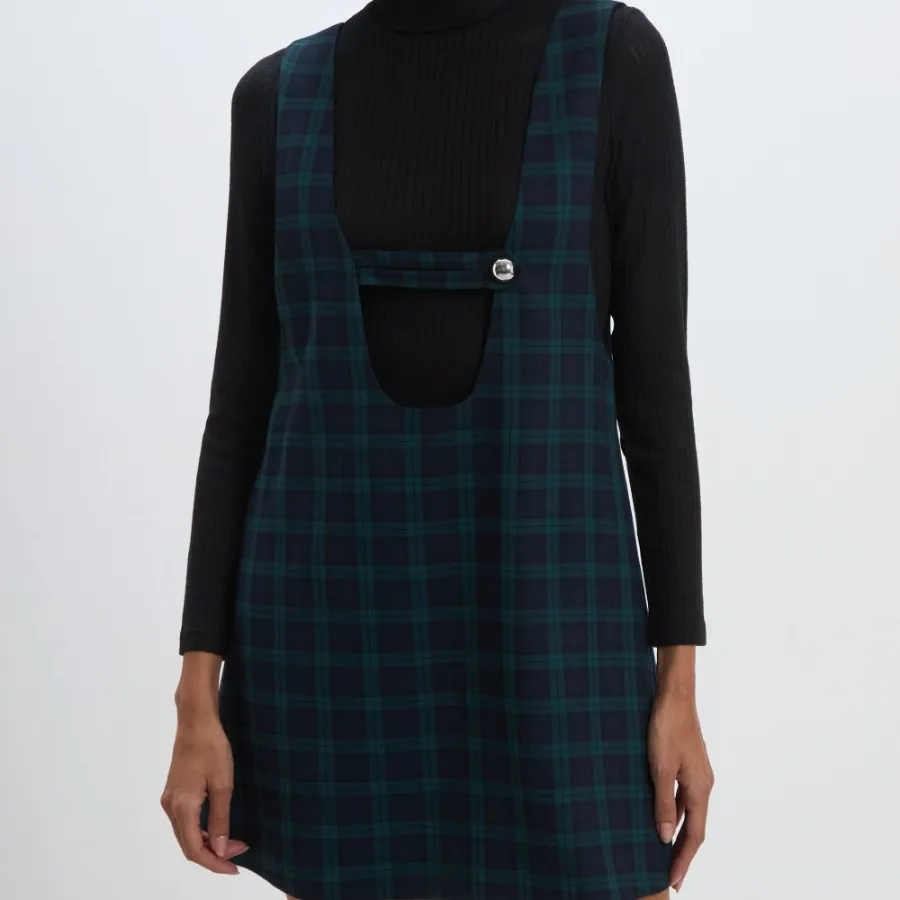 سارافون چارخونه یقه U