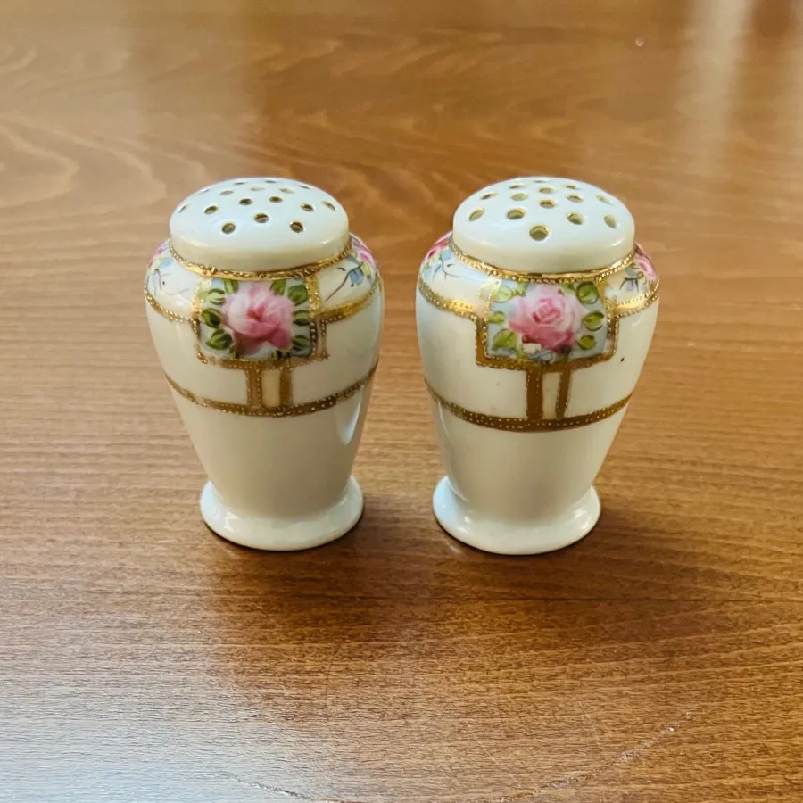 نمک پاش و فلفل پاش قدیمی