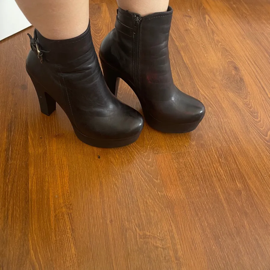 نیم بوت زنونه