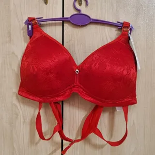 سوتین  قرمز