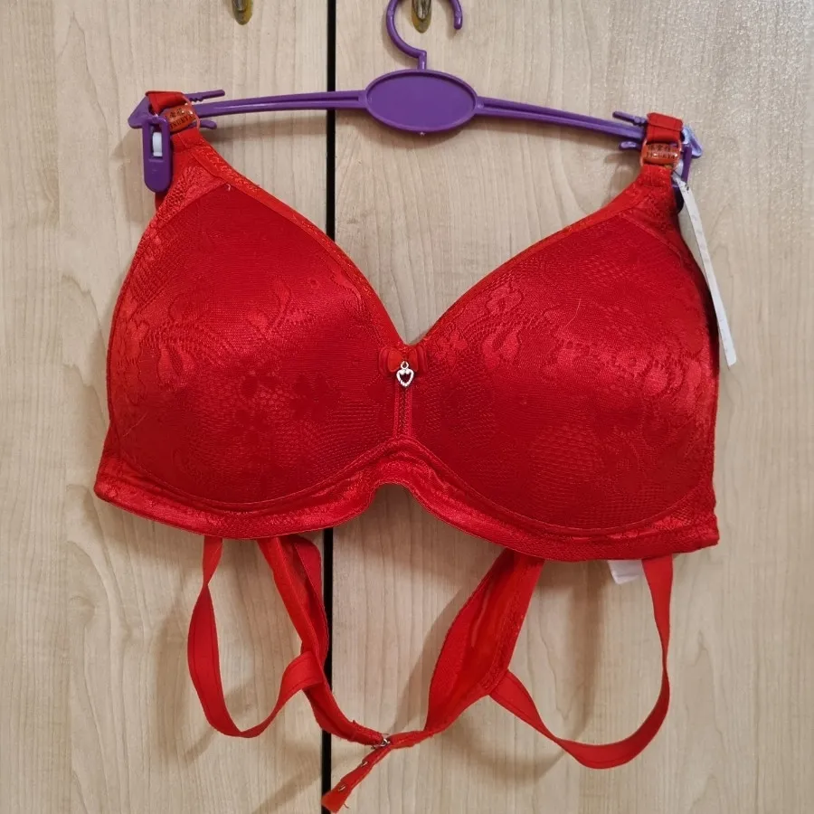 سوتین  قرمز