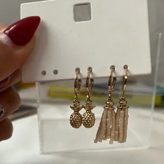 گوشواره آناناسی