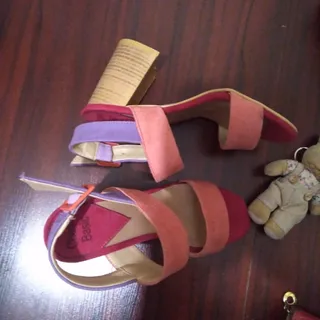 پاشنه بلند زنگی