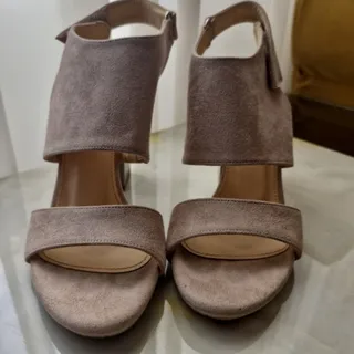 کفش زنانه بژ