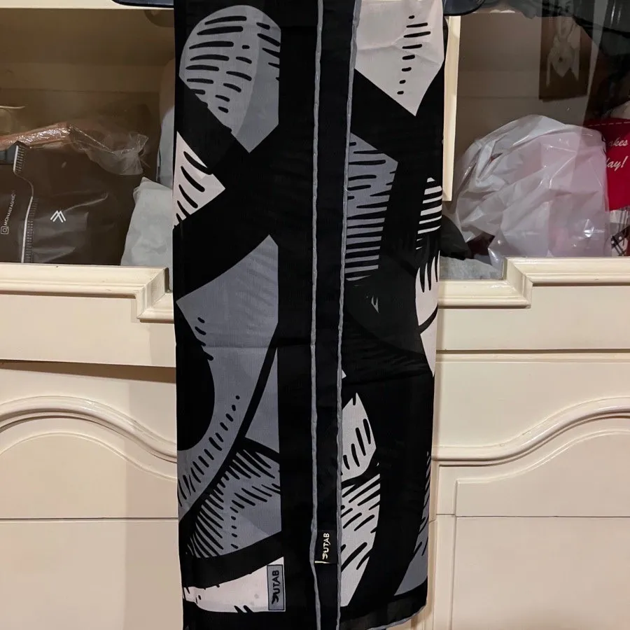 روسری زنانه