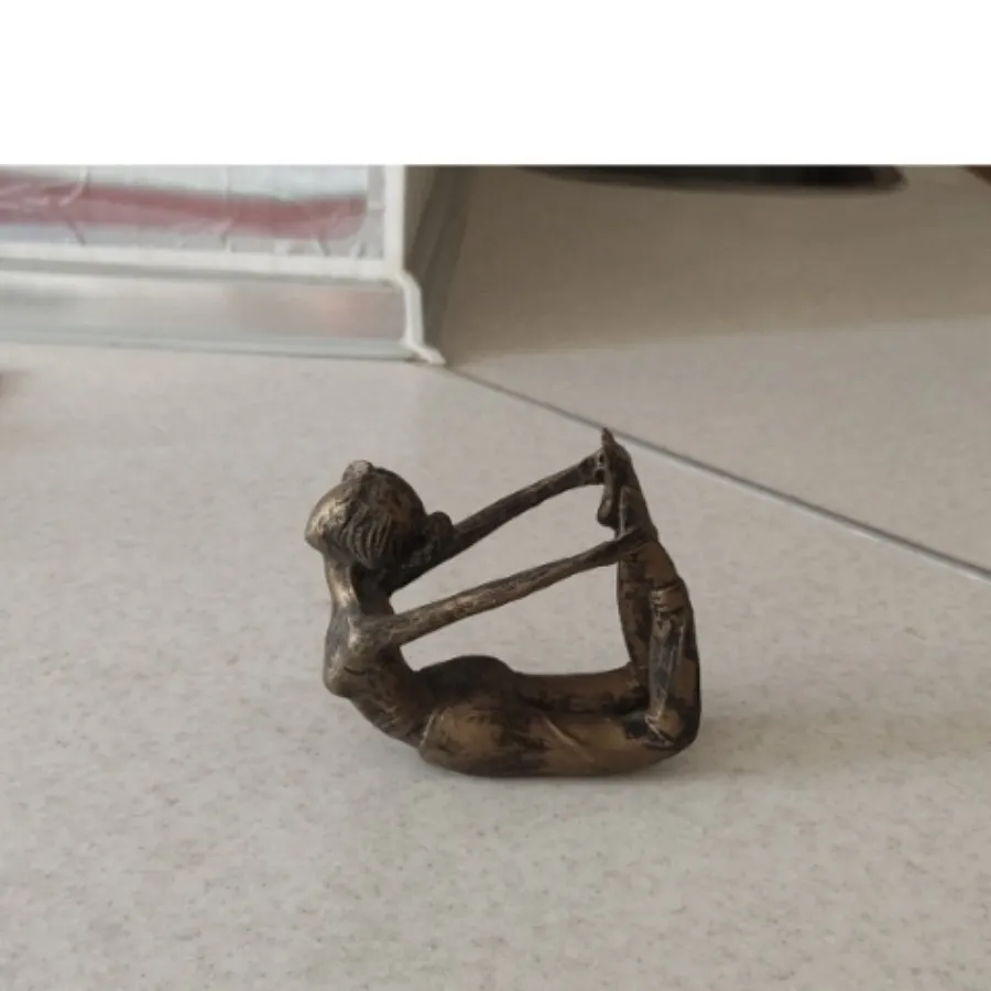 مجسمه حرکات یوگا