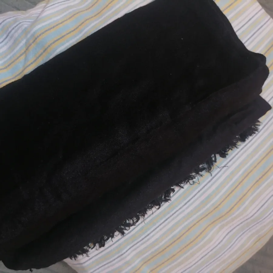 روسری مشکی پاییزه