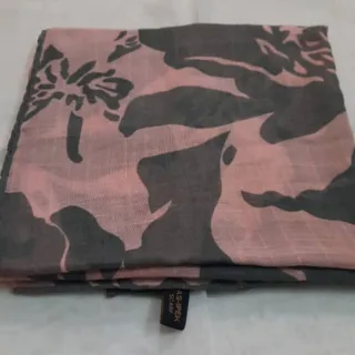 روسری زنانه