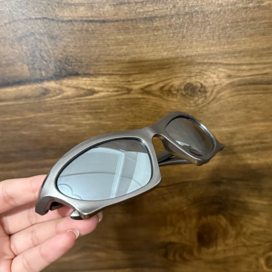 عینک فشن نقره ای