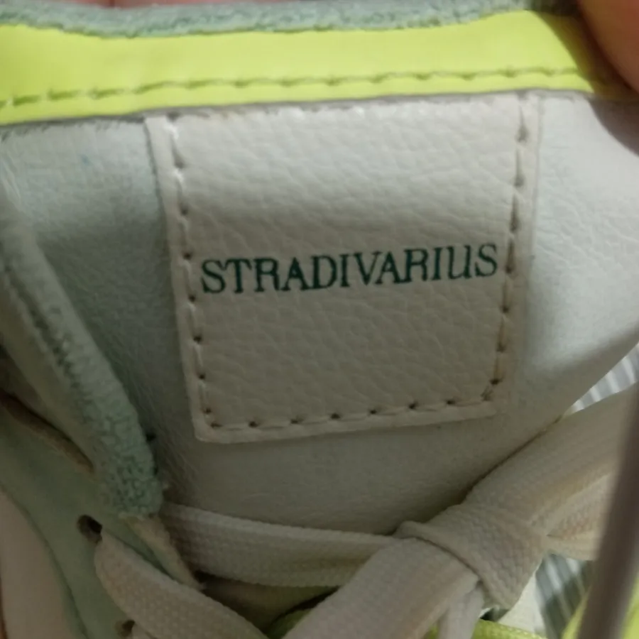 کتونی ساقدارstradivarius