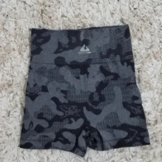 شلوارک ورزشی