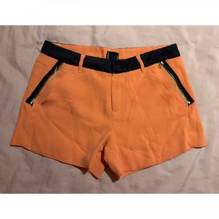 شلوارک زنانه