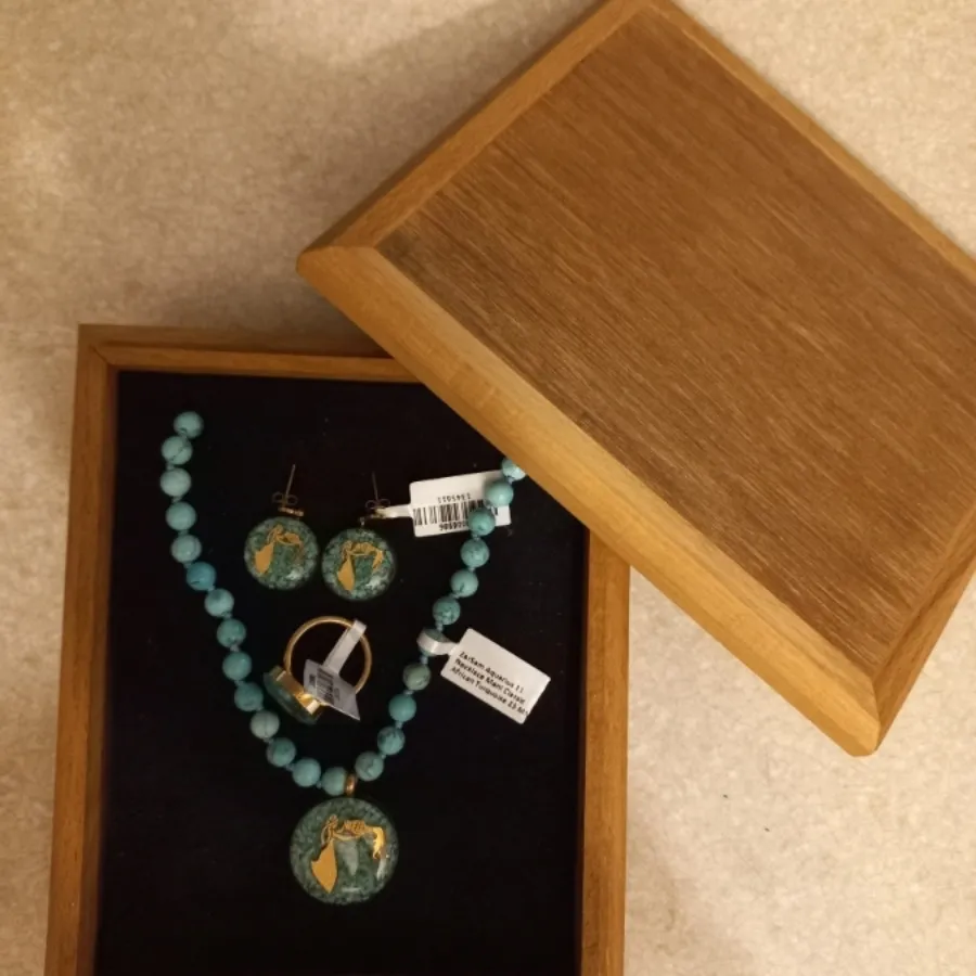 ست فیروزه بهمن ماه