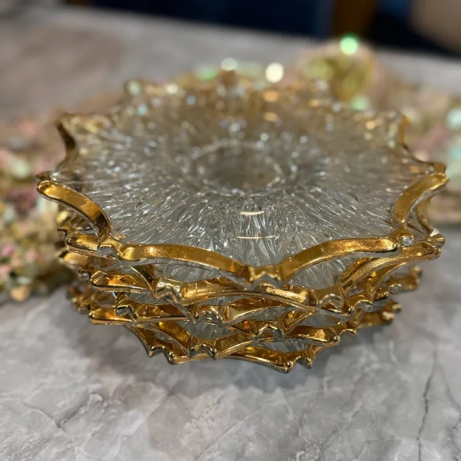 پیشدستی خورشیدی لب طلا