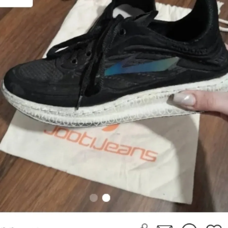 کتانی ورزشی زنانه