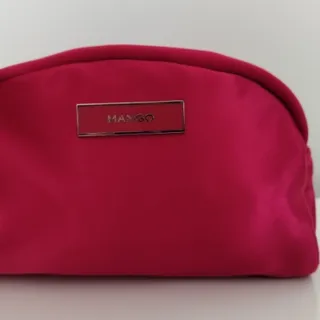 کیف لوازم آرایش مانگو