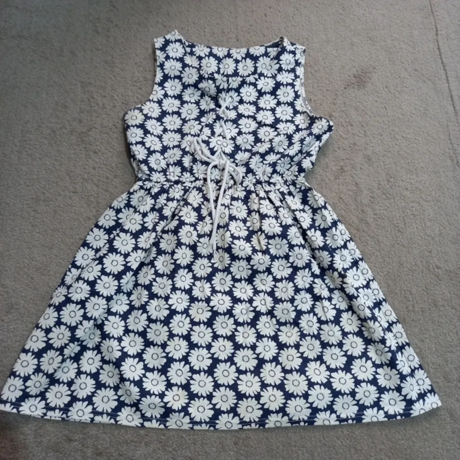 پیراهن دخترانه