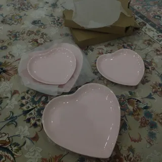 بشقاب چینی قلبی صورتی