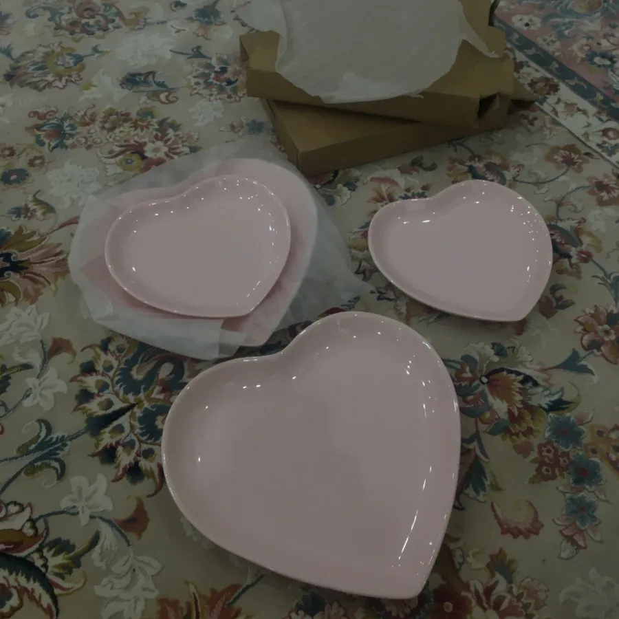 بشقاب قلبی صورتی چینی