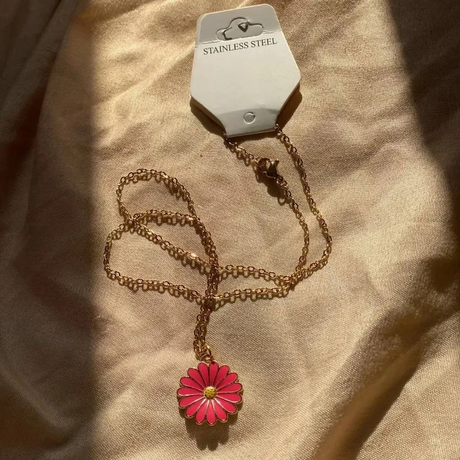 گردنبند طرح گل