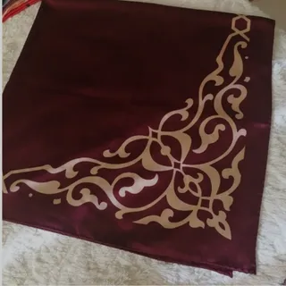 روسری ابریشم دور دست دوز