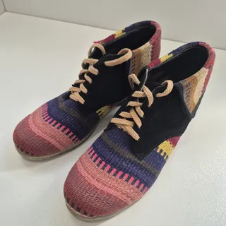 کفش سنتی بسیار شیک و زیبا