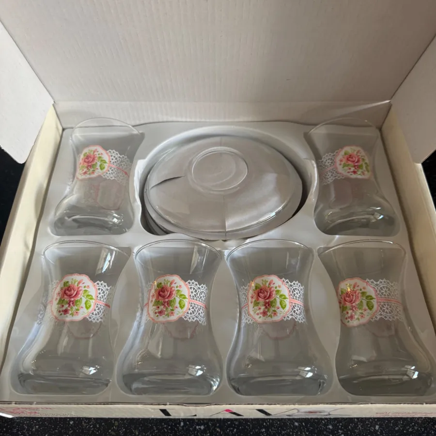 فنجون و نعلبکی 12 تکه Lav