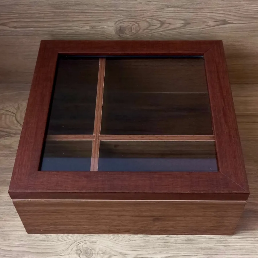 باکس چوبی درب دار