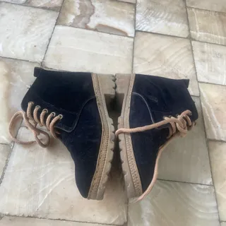 نیم بوت مخمل