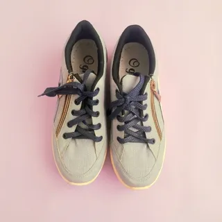 کفش اسپورت آبی