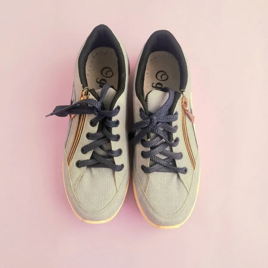 کفش اسپورت آبی