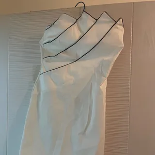 پیرهن سفید کوتاه اسمال