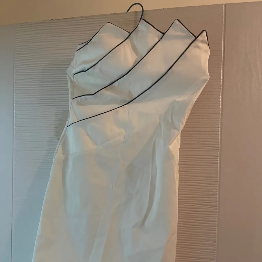 پیرهن سفید کوتاه اسمال