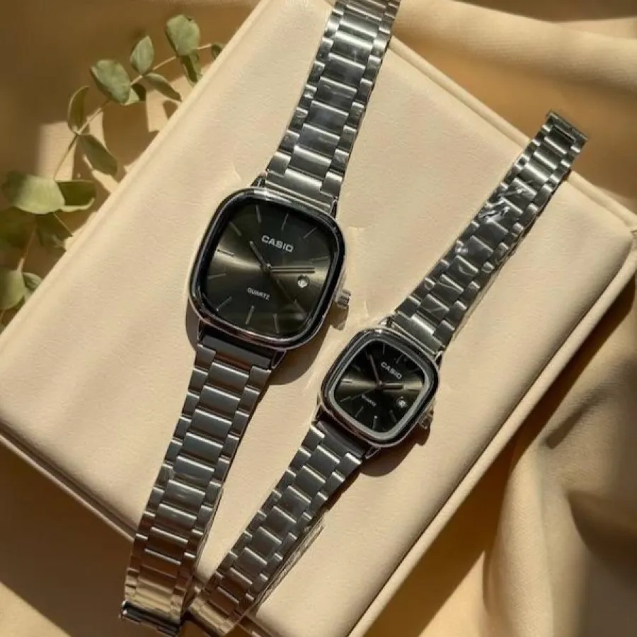 ساعت اولد مانی