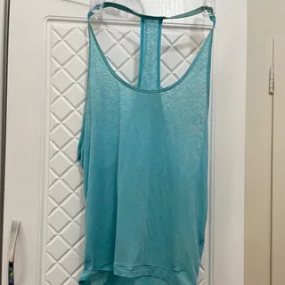 تاپ ورزشی زنانه اورجینال