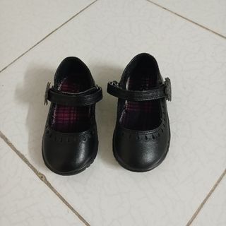 کفش بچه گانه