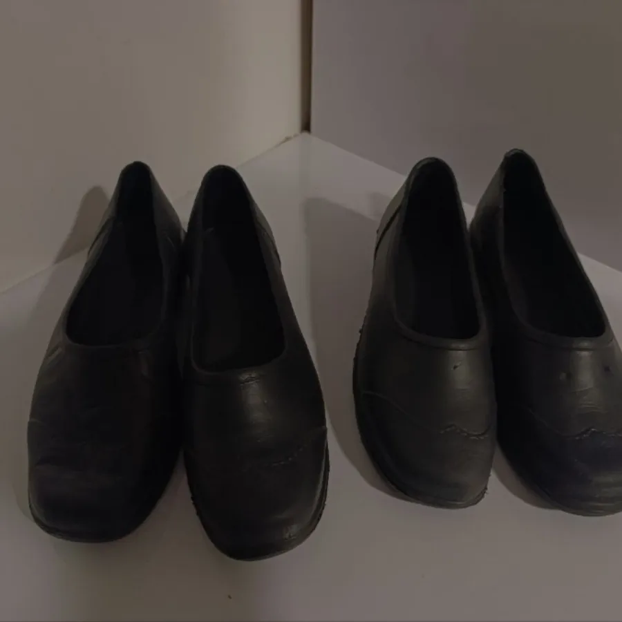 کفش پلاستیکی