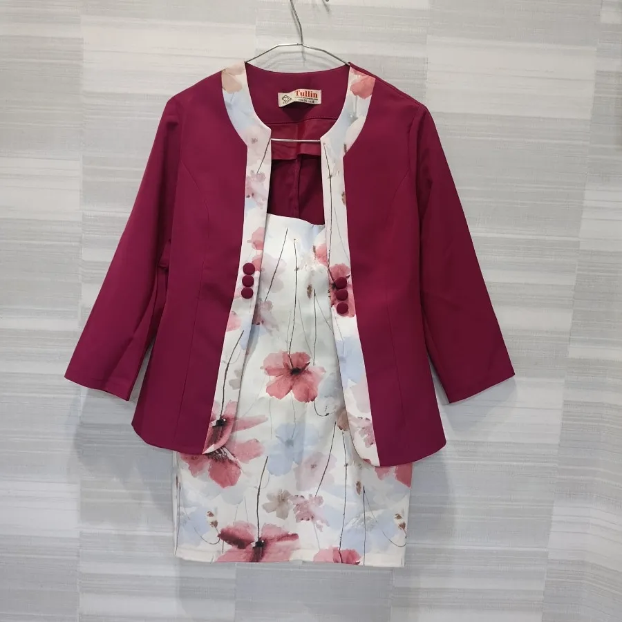 کت و دامن سرخابی