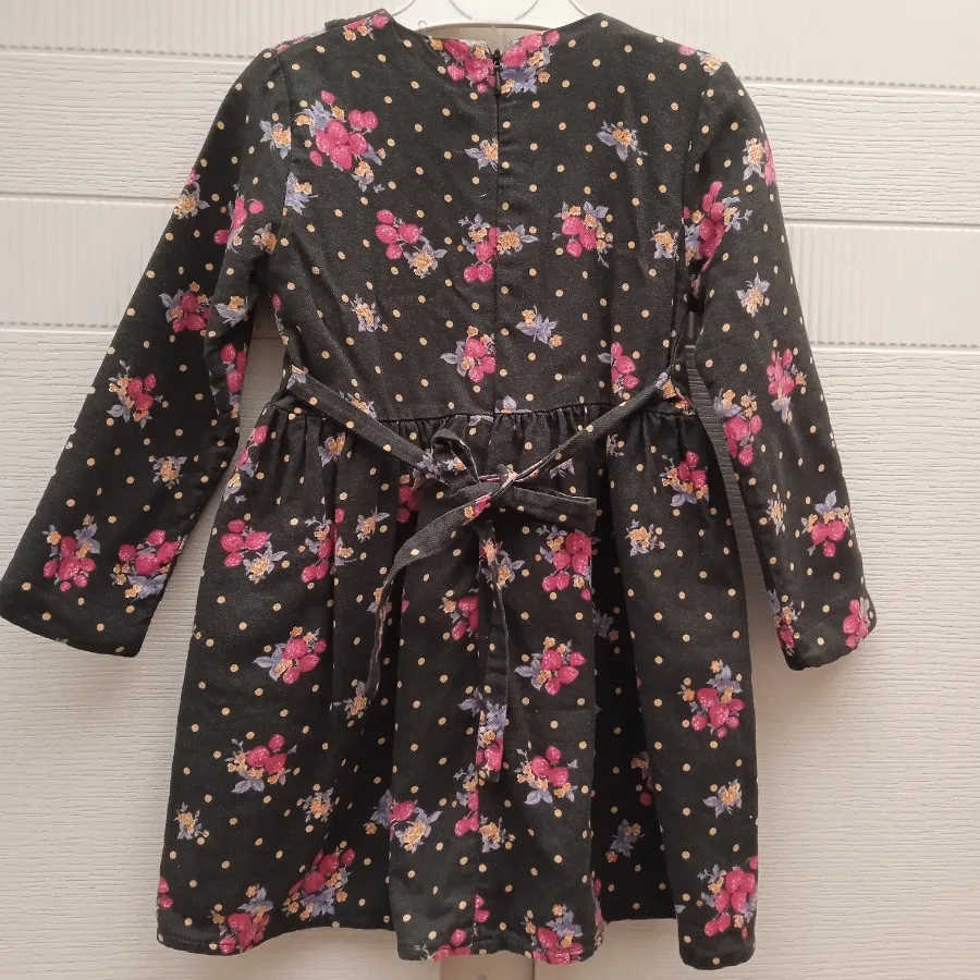 پیراهن دخترانه