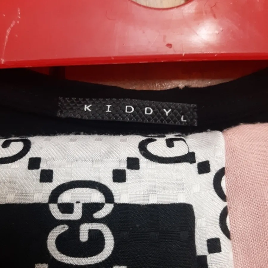 زیر سارافونی یا مانتویی