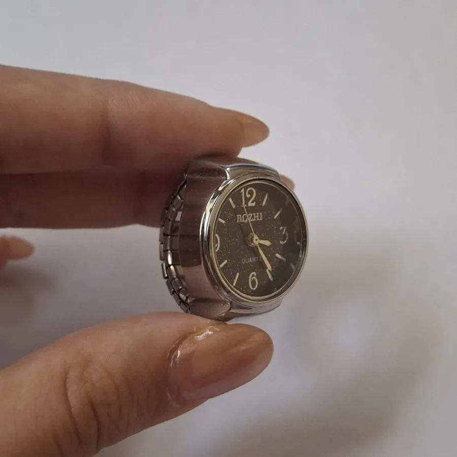 انگشتر ساعتی