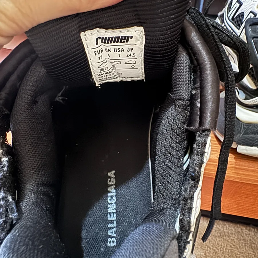 کتونی بالنسیاگا