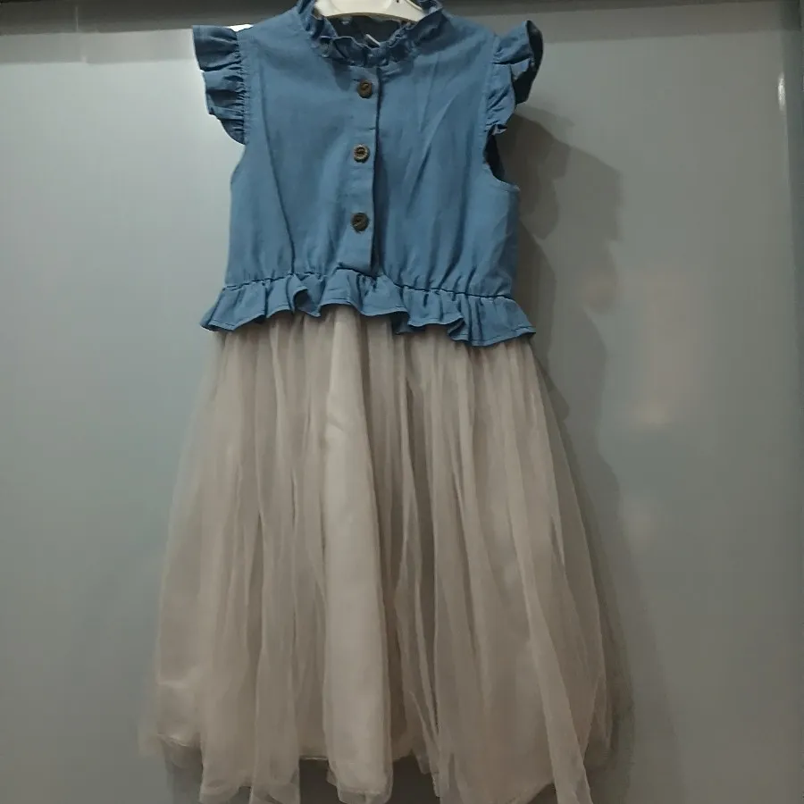 پیراهن دخترانه